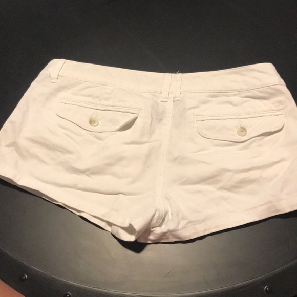 White shorts - Picture 2 of 2